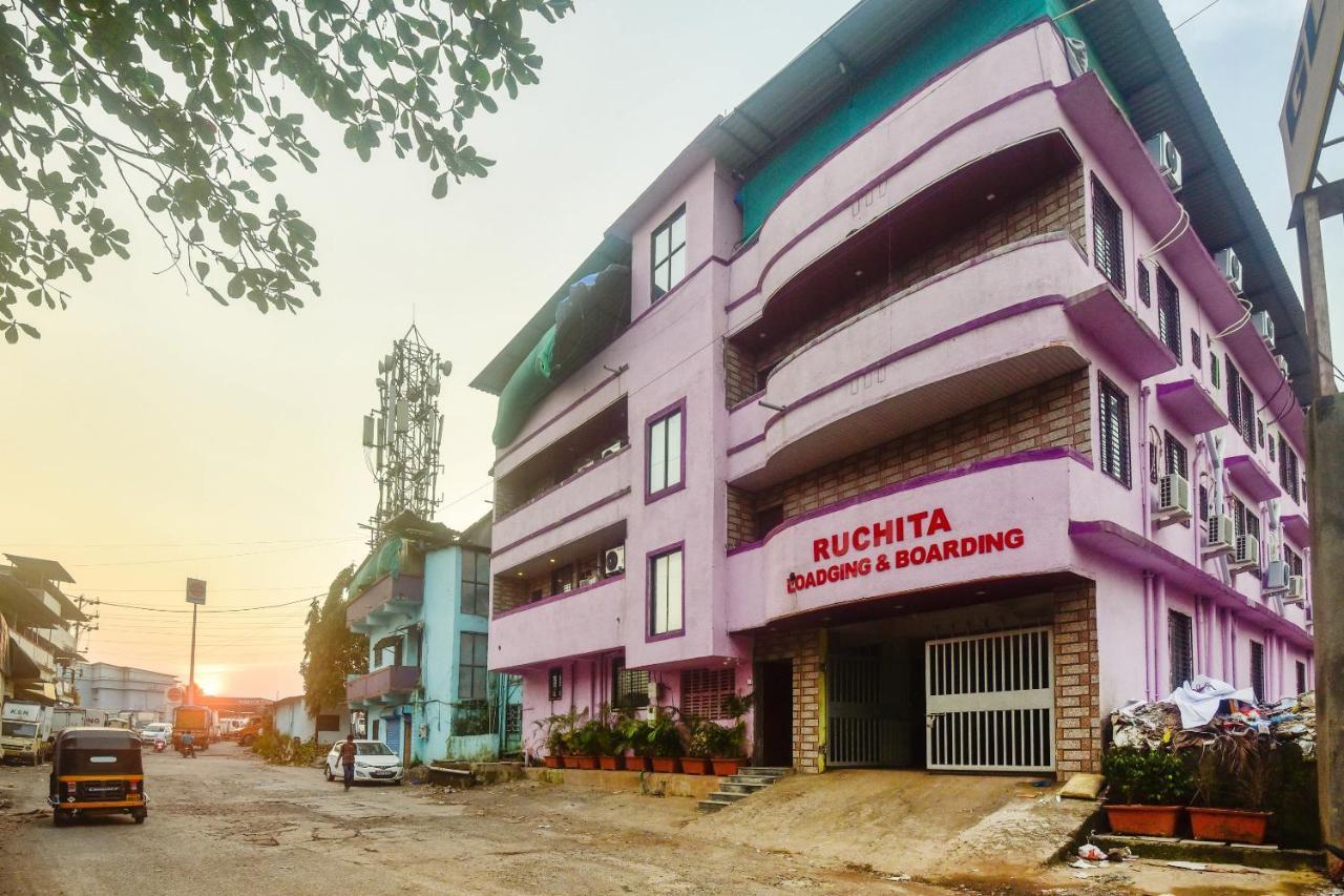 Hotel Oyo 60773 Ruchita Loadging & Boarding Bombaj Exteriér fotografie